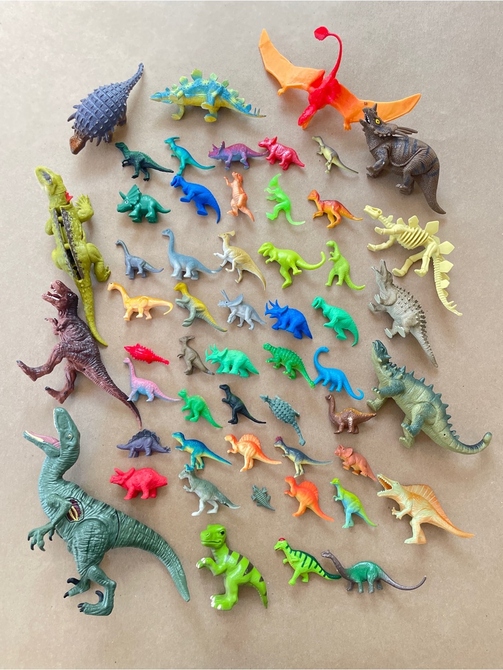 62 Dinosaurs Mini Figures Toys